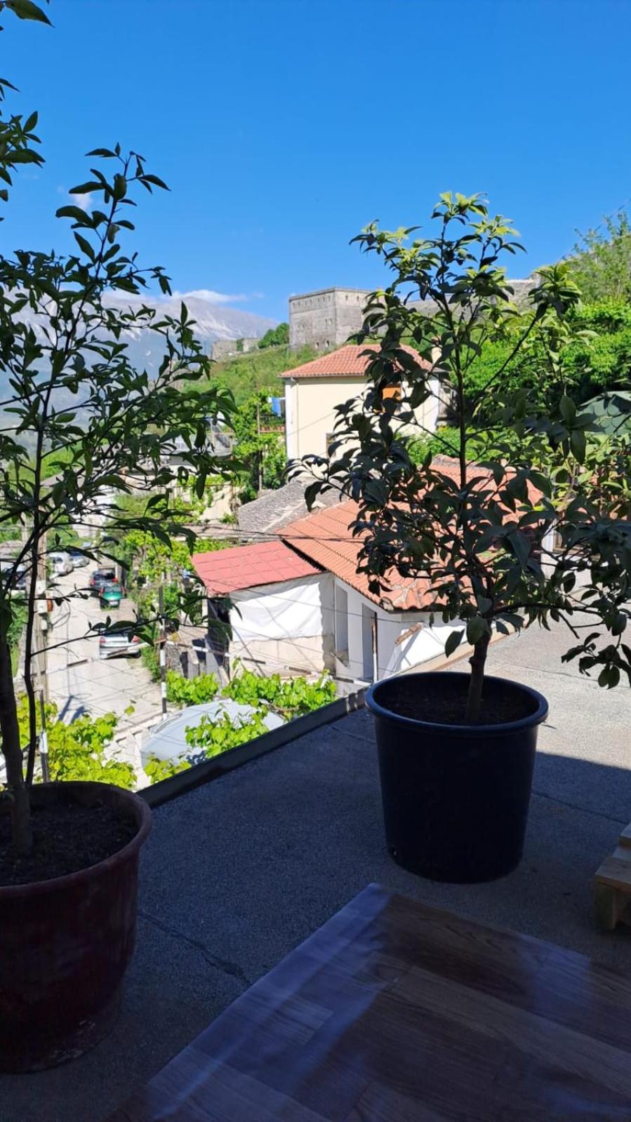 Manga Guesthouse Gjirokastër Exterior foto